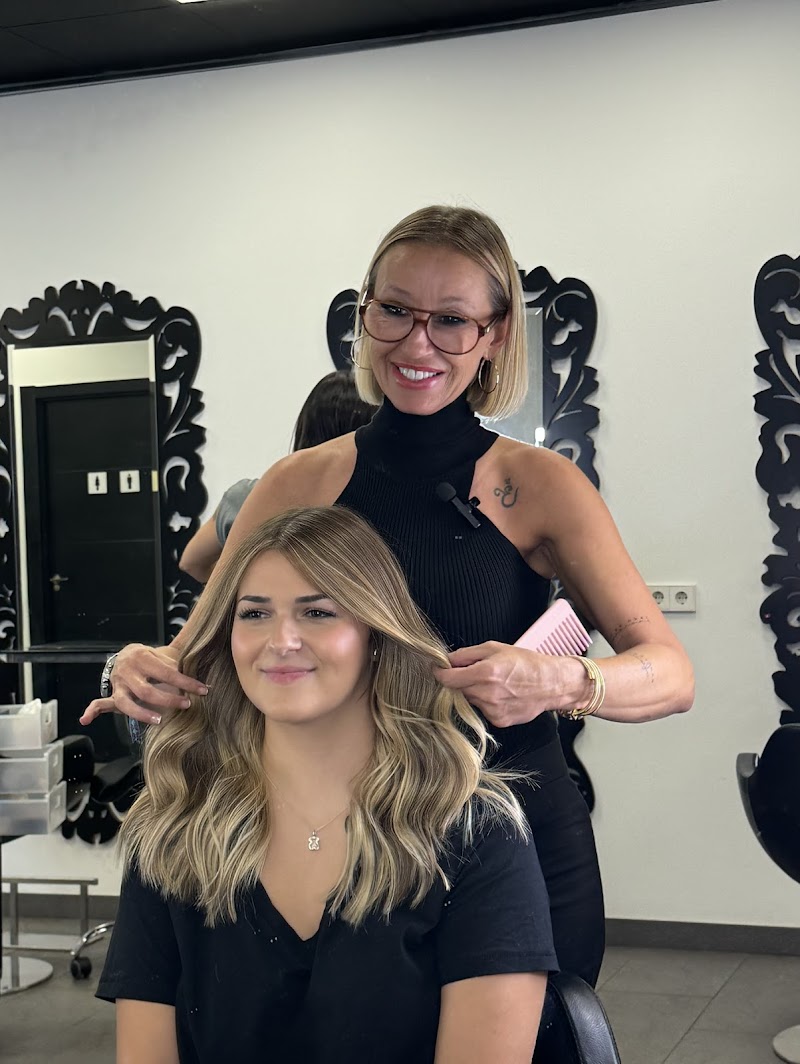 PAPARAZZI ESTILISTAS - Coiffure Palma De Mallorca - OneBooking