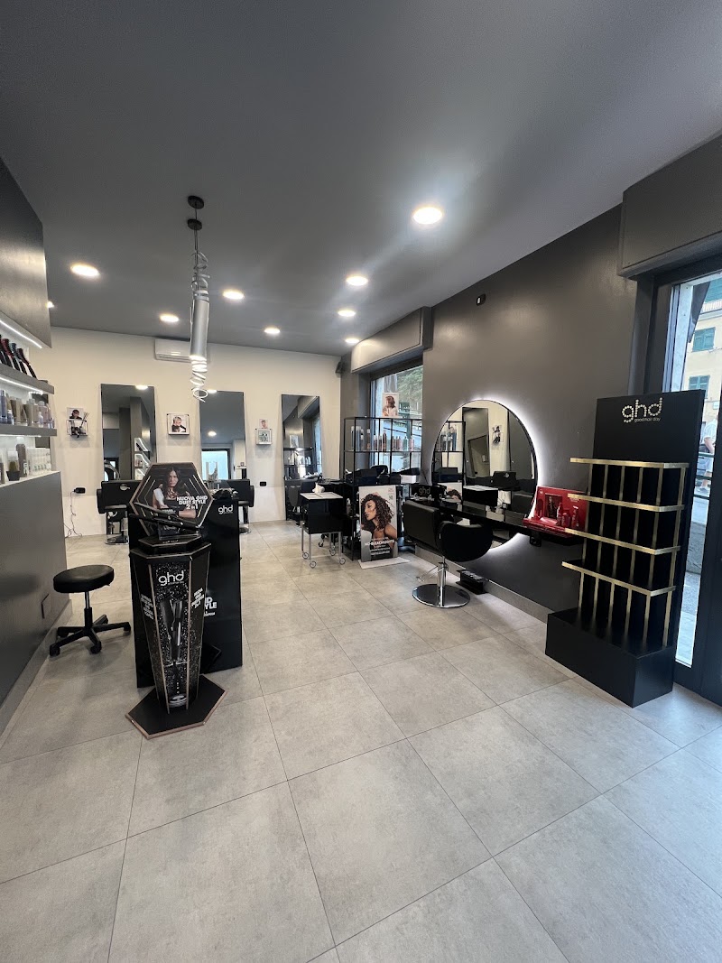 Andrea Esse hair salon - Coiffure Genoa - OneBooking