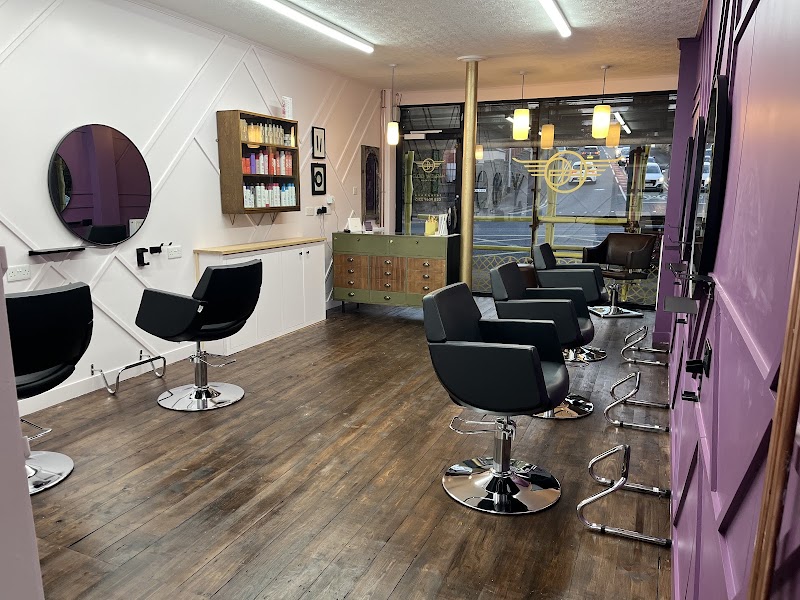 Harlow Gold - Coiffure Belfast - OneBooking