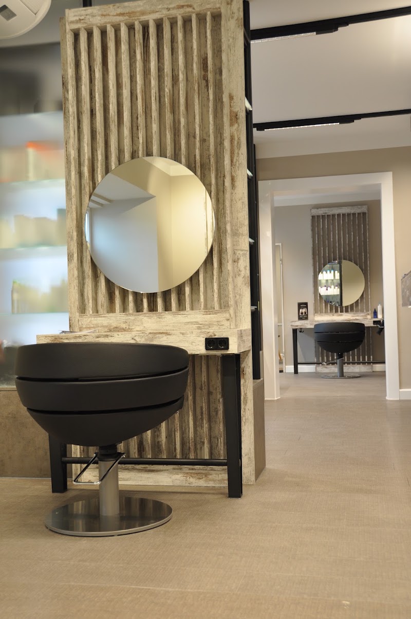 Hair Spa Hamburg Intercoiffure - Coiffure Hamburg - OneBooking