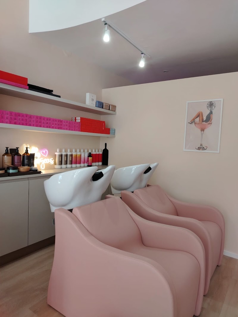 Glow Up hair salon - Coiffure Cagliari - OneBooking