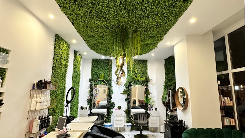 4am beauty salon - Coiffure Bucharest - OneBooking