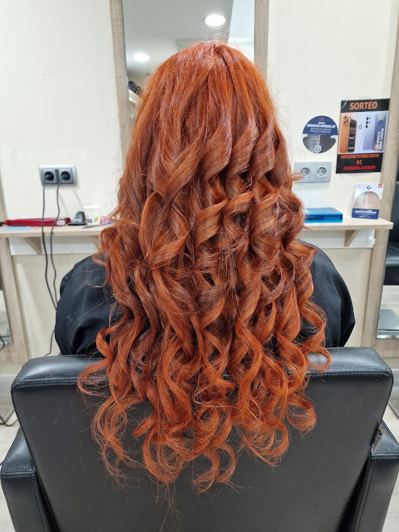 RAMIRO GILL URZAIZ, 96 Peluquería, Pelucas y Extensiones - Coiffure Vigo - OneBooking