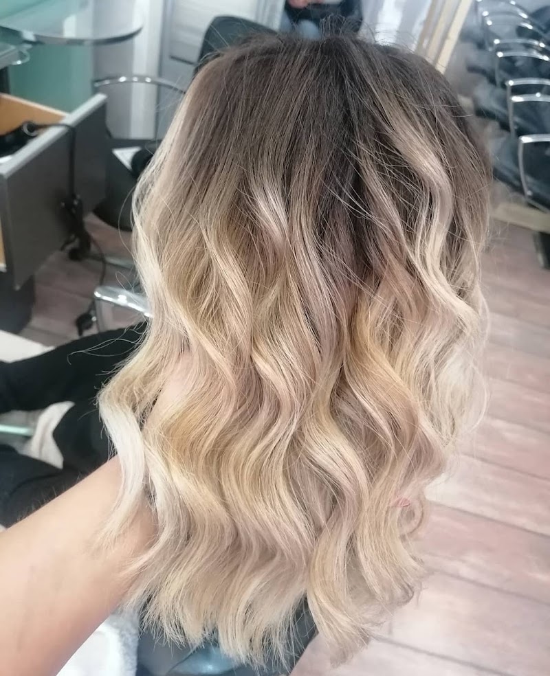 Parrucchiera Afra - Coiffure Brescia - OneBooking