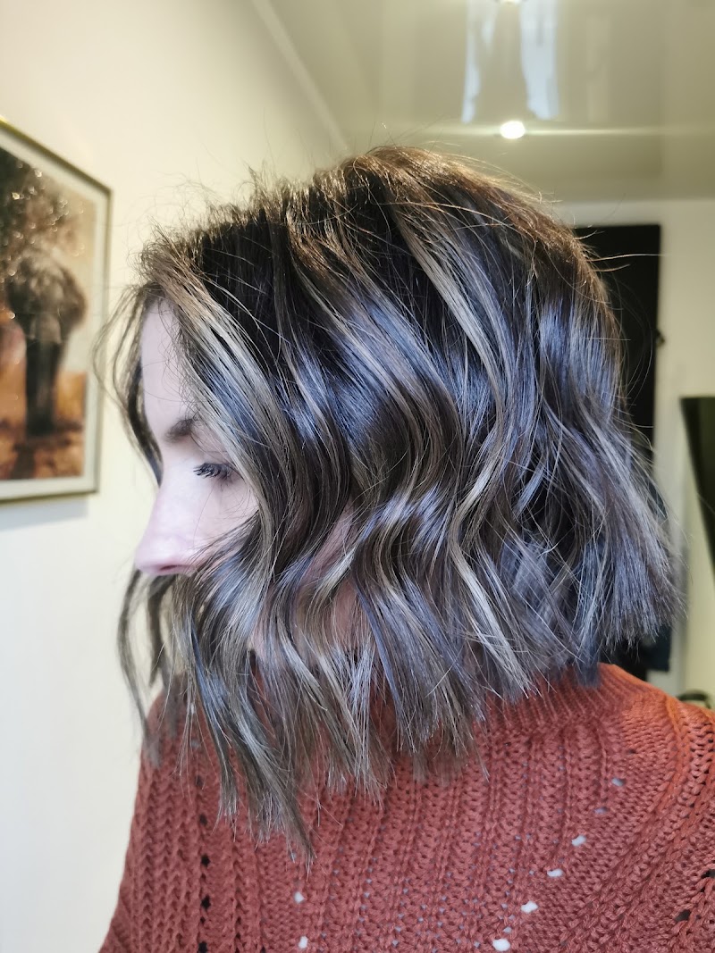 Lora Leocata - Salon de coiffure - experte en balayage La Louvière - Coiffure La Louvière - OneBooking