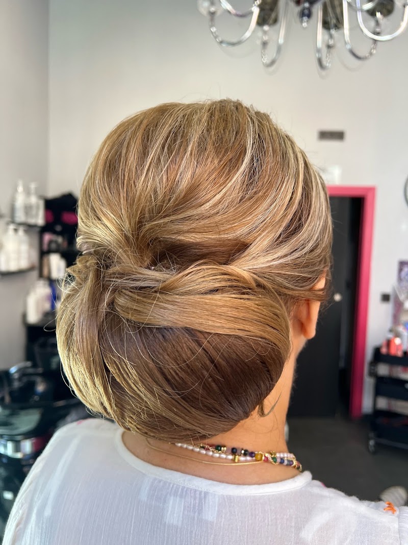 CON ARTE Peluquería – Especialistas en Rubios y Alisados en Burgos. - Coiffure Burgos - OneBooking