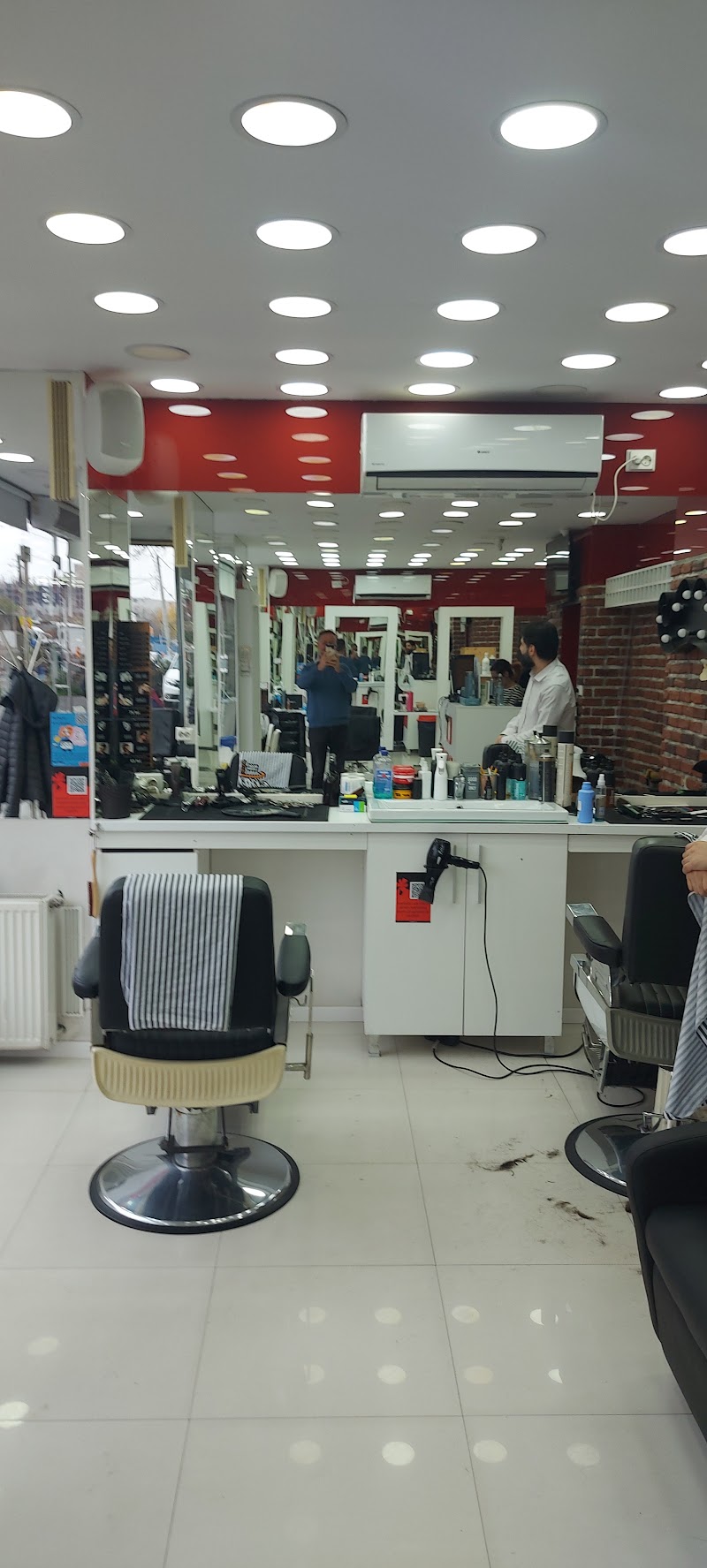 Andreea Beauty Salon - Coiffure Bucharest - OneBooking