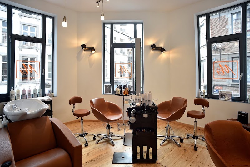 Le Salon D'en Haut - Coiffeur Visagiste à domicile à Namur (Michel Ginetti) - Coiffure Namur - OneBooking