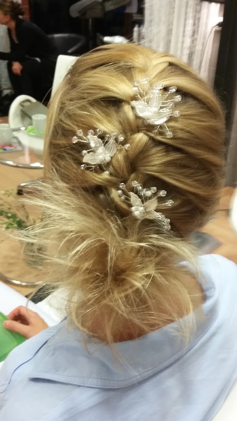 Carina S Coiffure - Coiffure Mons - OneBooking