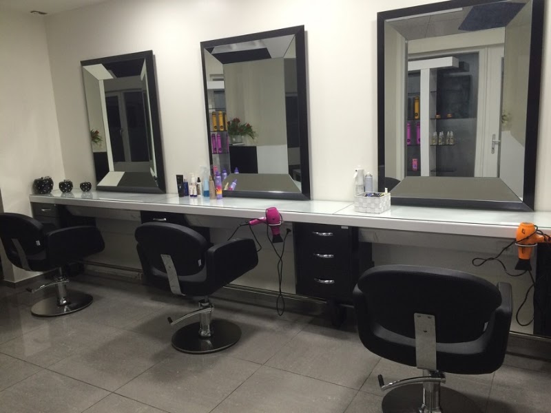 M-Style Beauty Lounge | Kapsalon | Permanente Laserontharing - Coiffure Genk - OneBooking