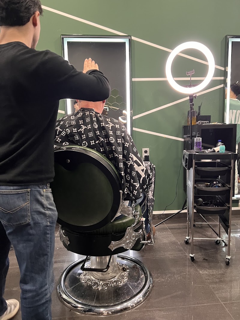 Gentleman Barber Lounge - Coiffure Mons - OneBooking
