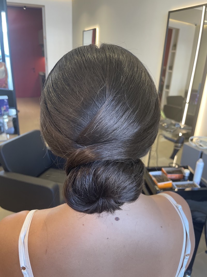 Navarra Parrucchieri - Coiffure Giugliano In Campania - OneBooking