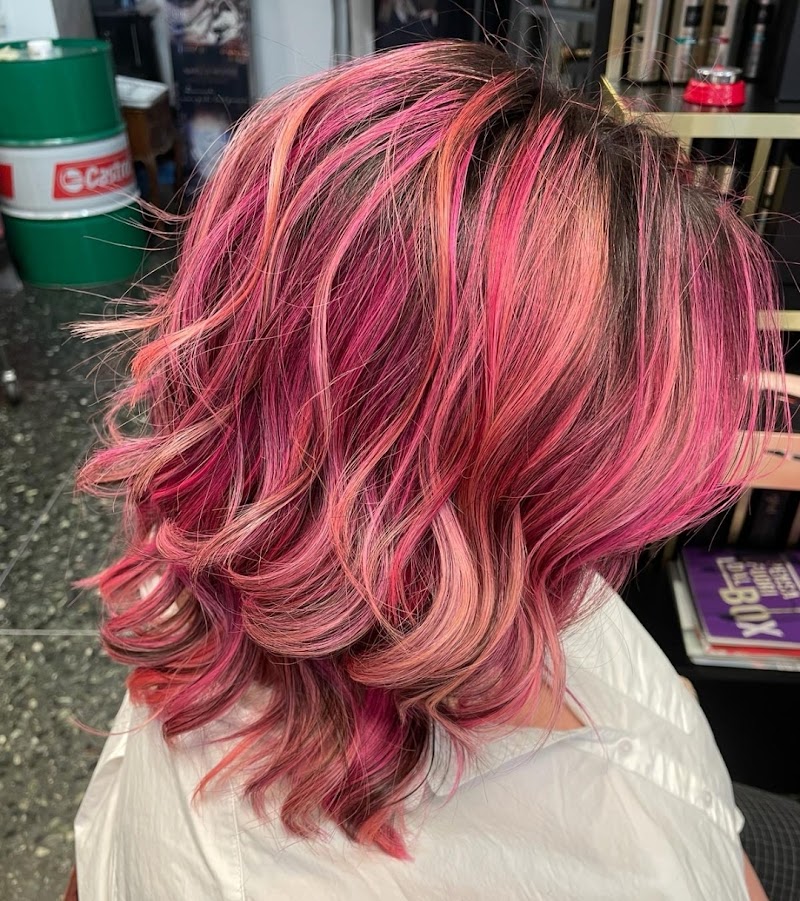 URBAN QUEENS - Coiffure Genoa - OneBooking