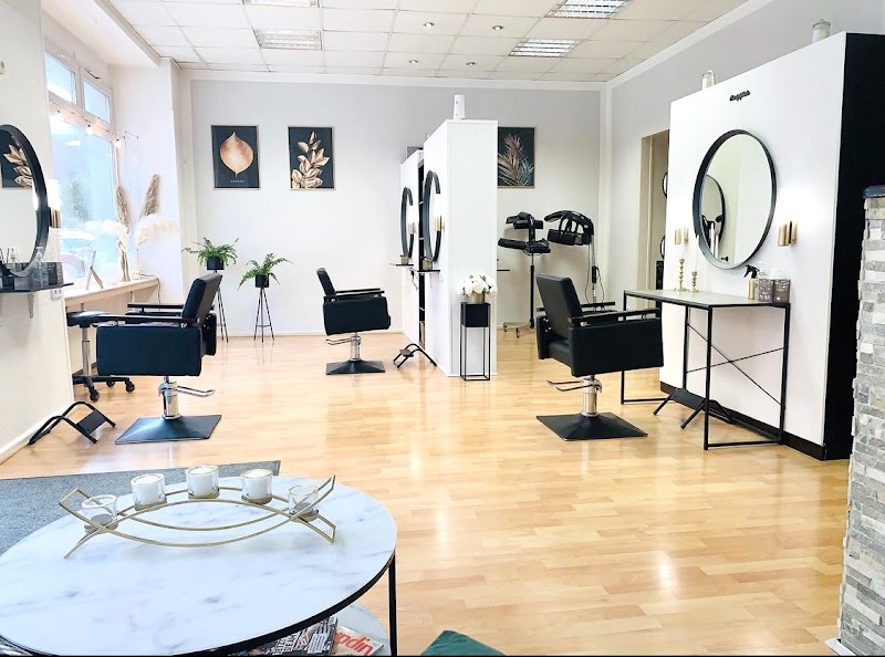 Beauty Style Berlin Friseursalon in Berlin Wilmersdorf mit Spezialisierung auf Balayage, Farbkorrekturen, sun kissed Blond - Coiffure Berlin - OneBooking